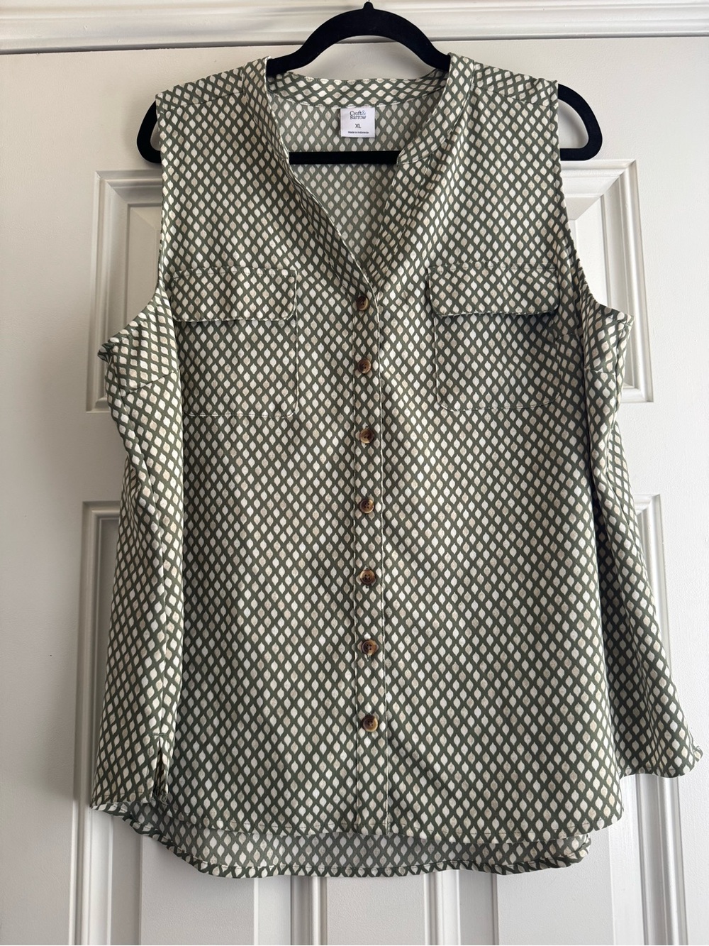 croft & barrow Olive and Cream Sleeveless Button-Front Blouse